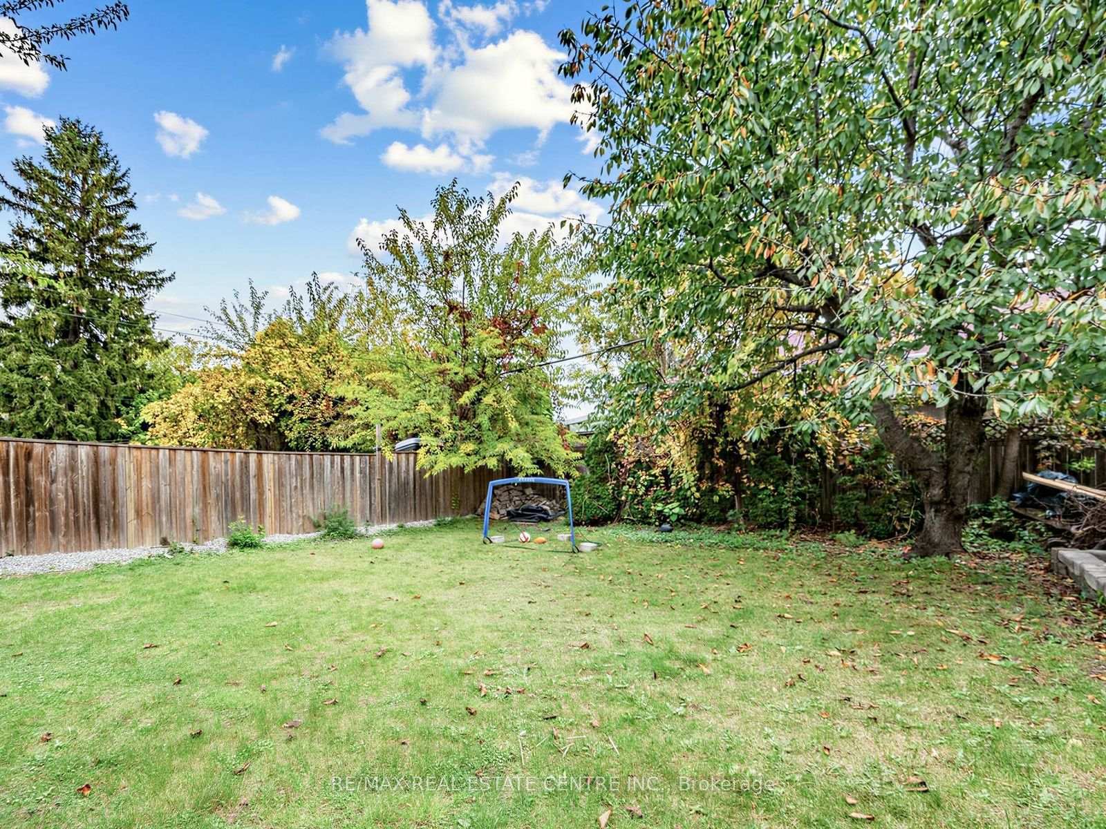 Photo 20 of 14 Flora Drive, Scarborough, Dorset Park — HOMEH