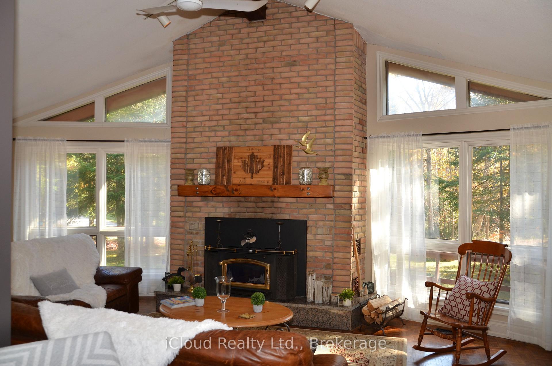 Photo 4 of 24 Montcalm Crescent, Tiny, Rural Tiny — HOMEH