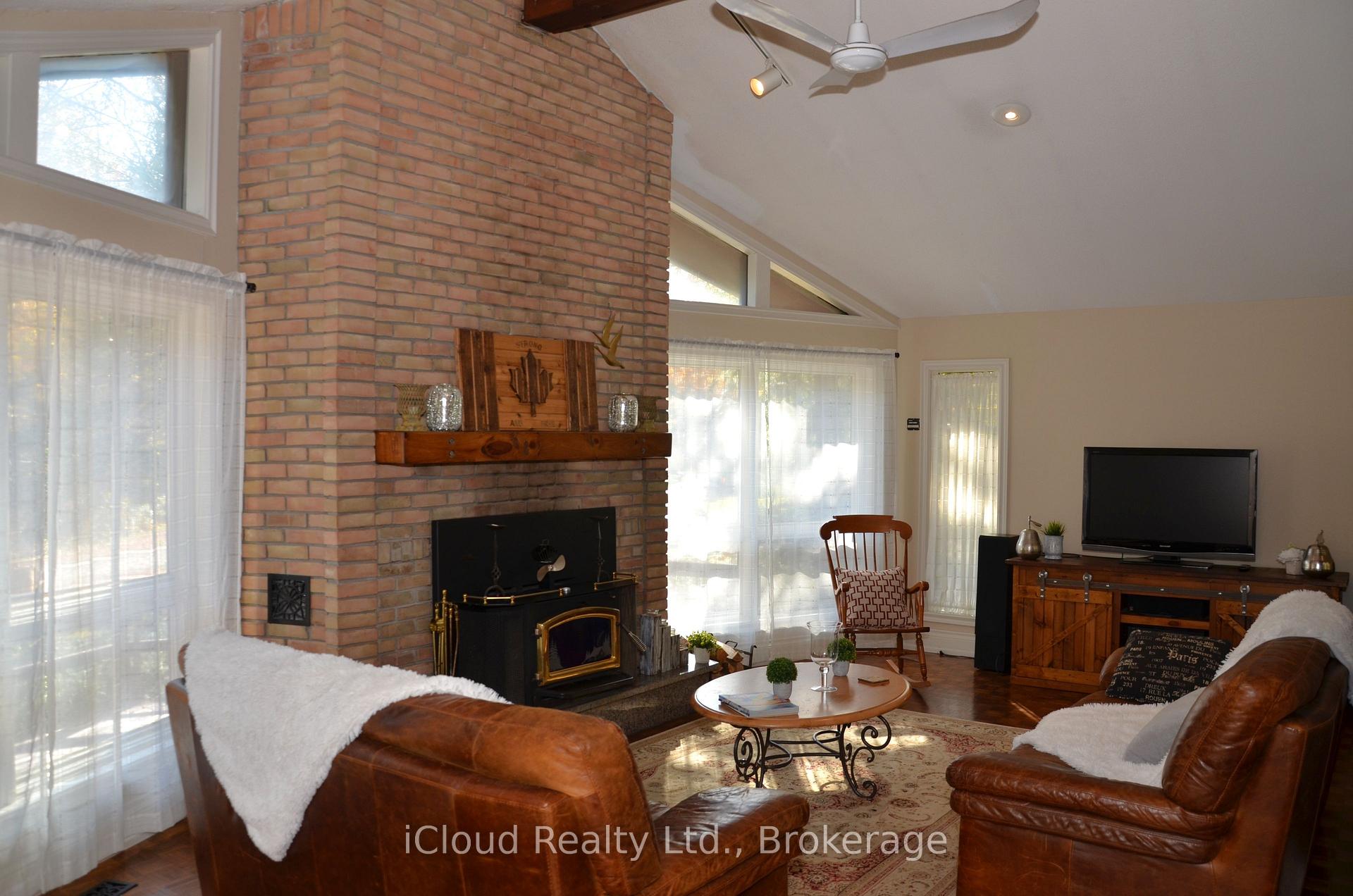 Photo 15 of 24 Montcalm Crescent, Tiny, Rural Tiny — HOMEH
