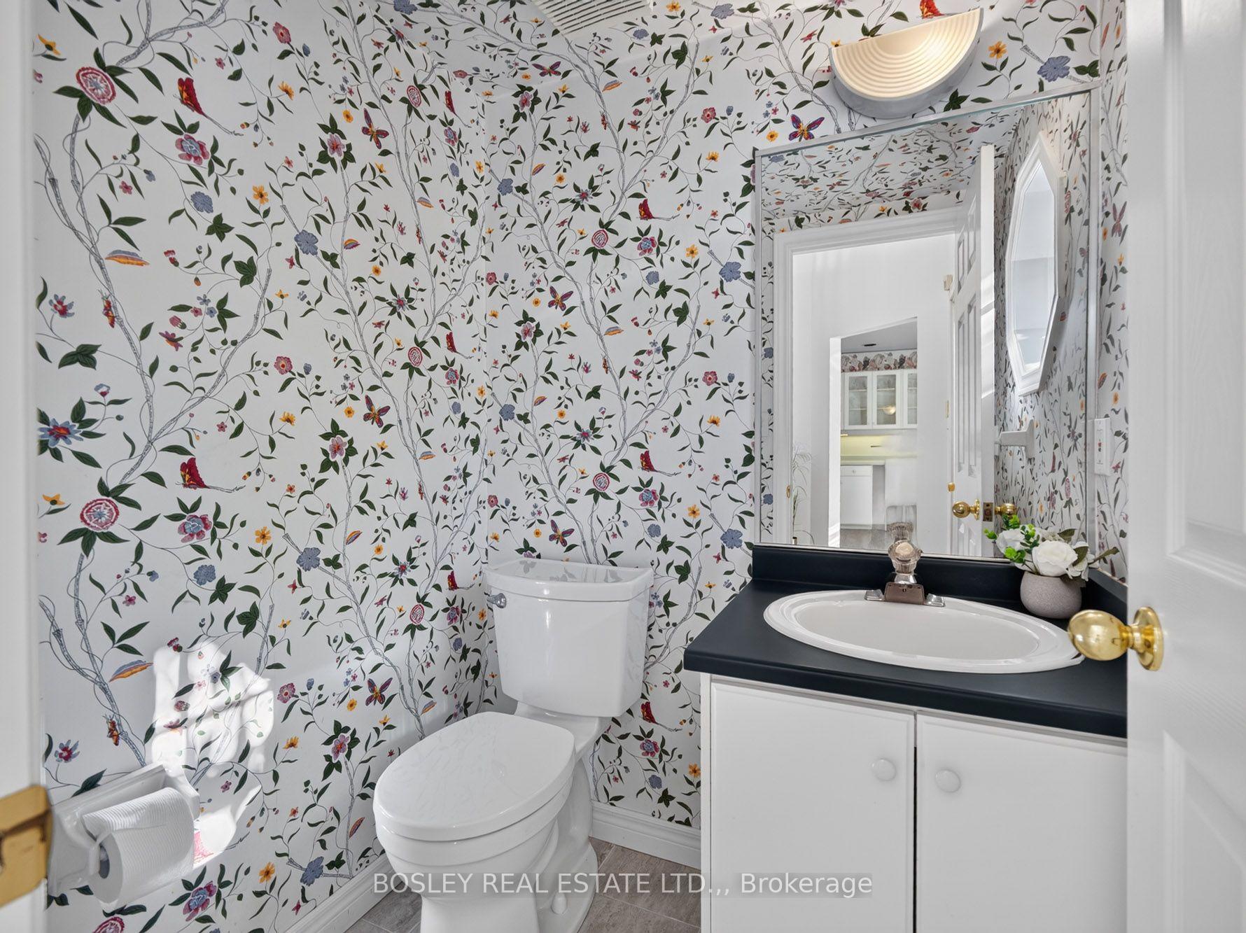 Photo 5 of Unit 18, 3 Lakeside Drive, St. Catharines, Port Weller — HOMEH