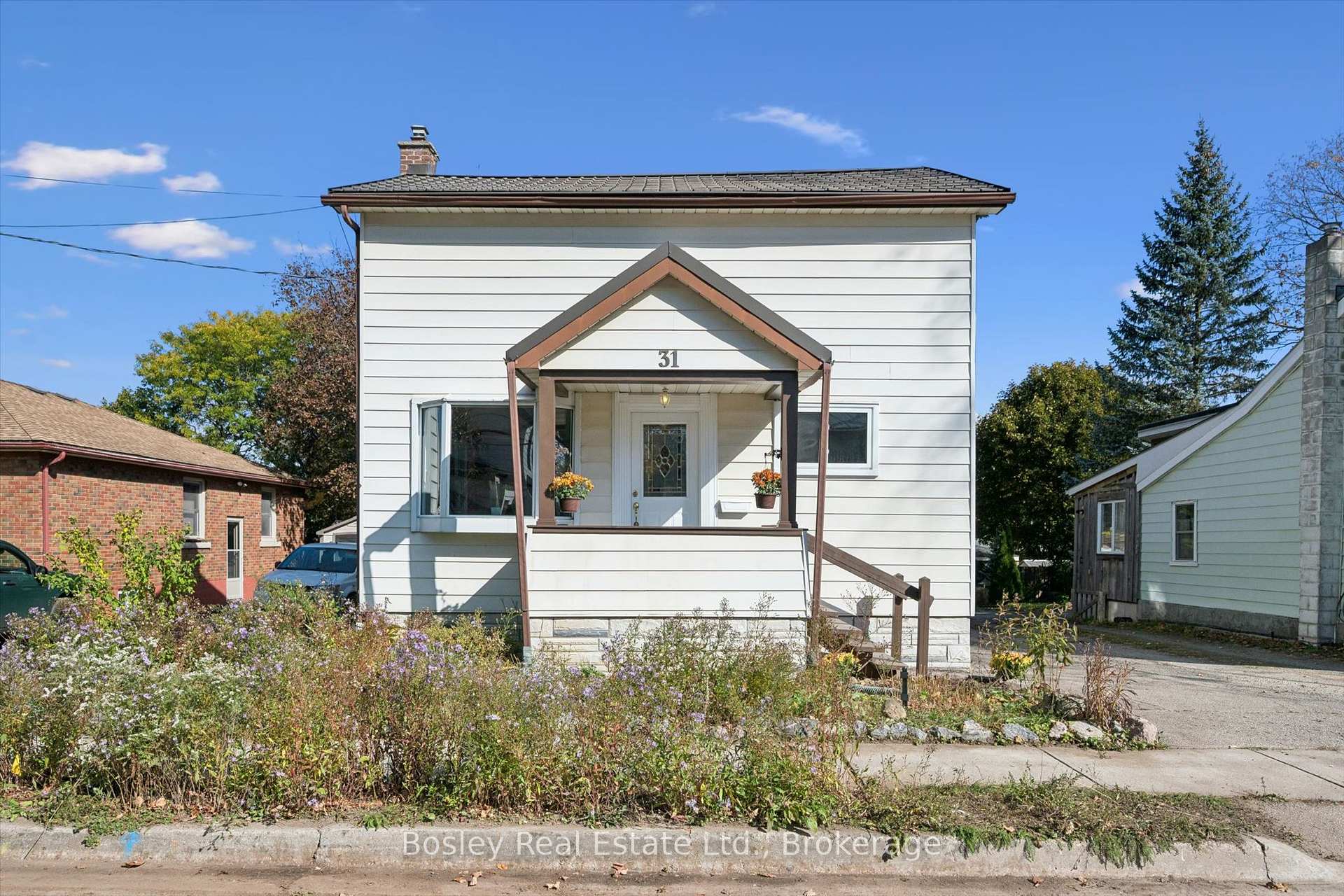 Photo 3 of 31 Jane St Street, Guelph, St. George's — HOMEH