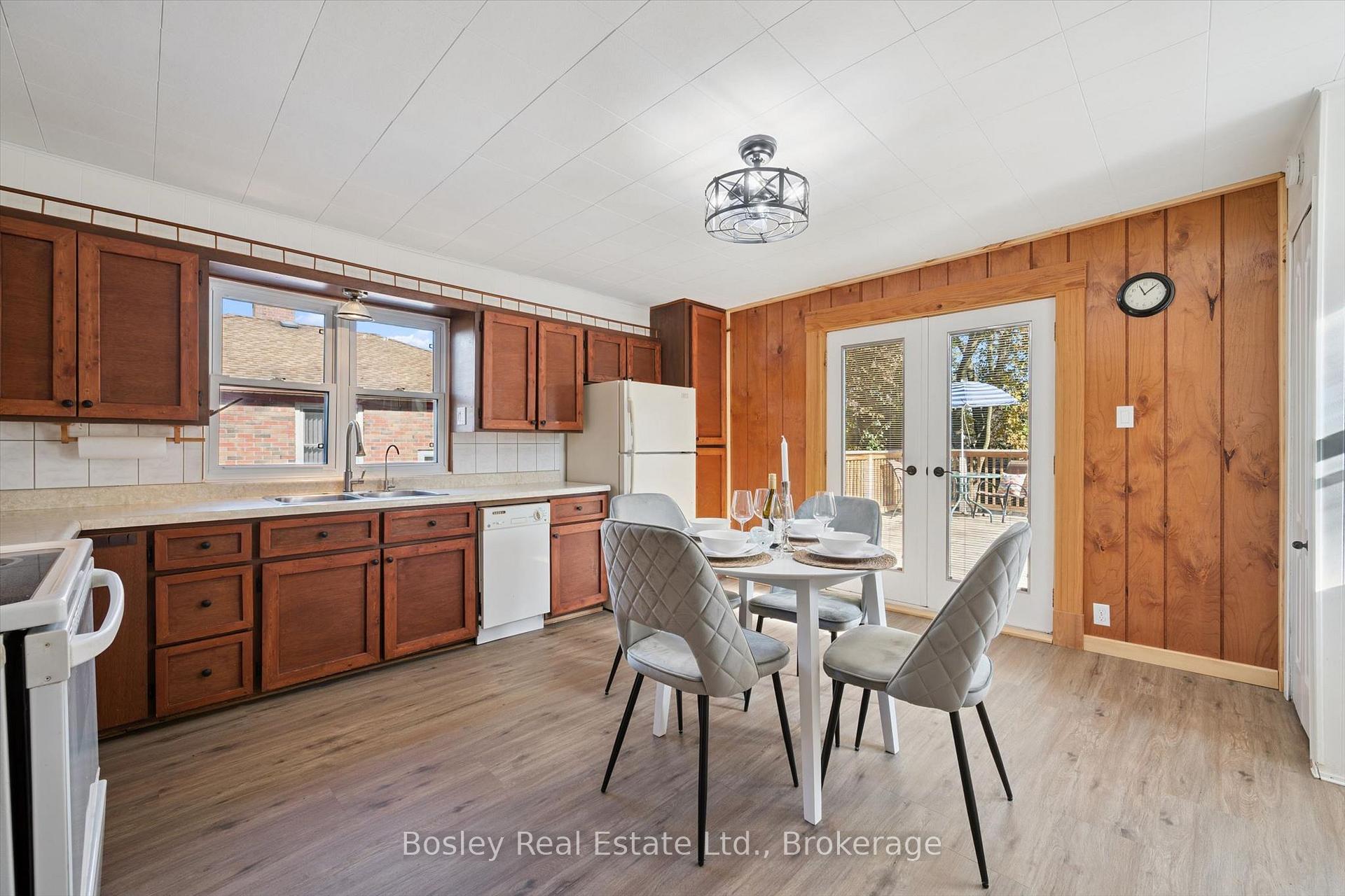 Photo 11 of 31 Jane St Street, Guelph, St. George's — HOMEH