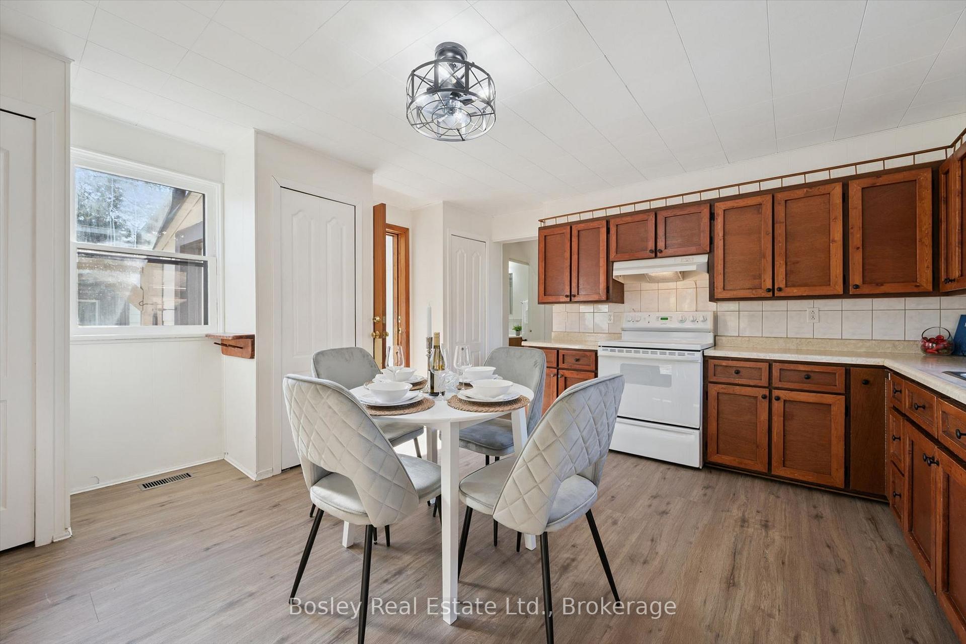 Photo 14 of 31 Jane St Street, Guelph, St. George's — HOMEH