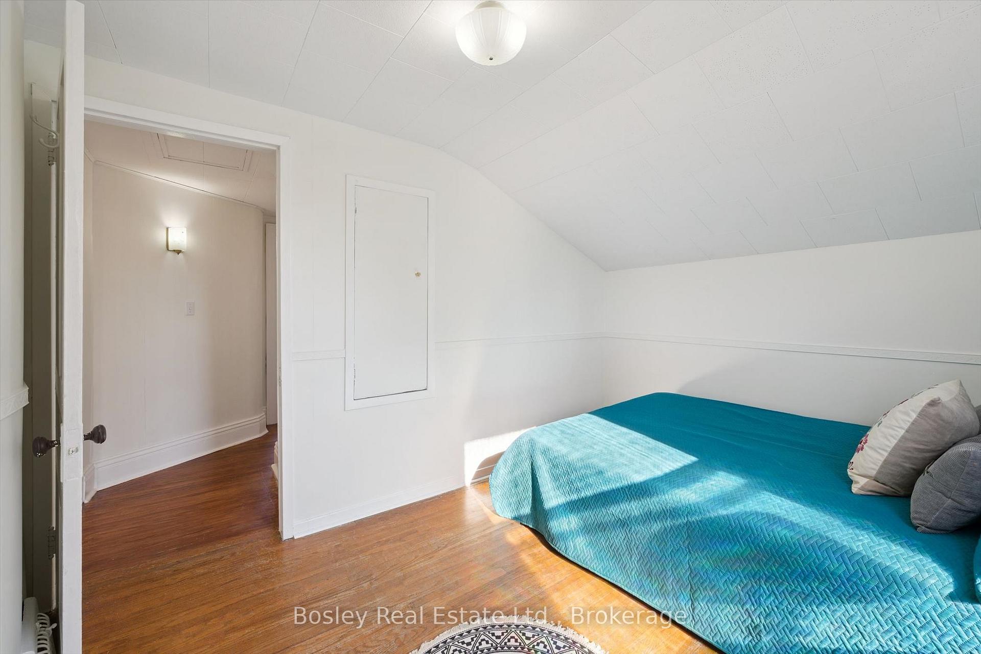 Photo 20 of 31 Jane St Street, Guelph, St. George's — HOMEH