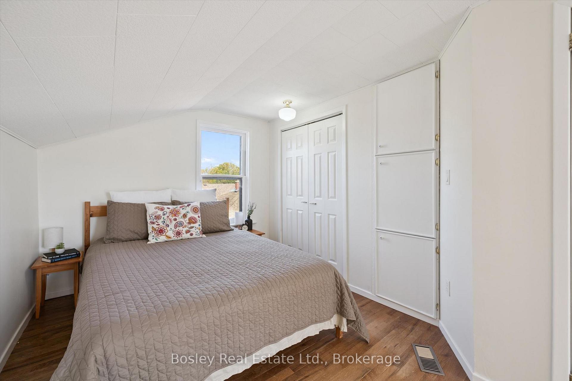 Photo 21 of 31 Jane St Street, Guelph, St. George's — HOMEH