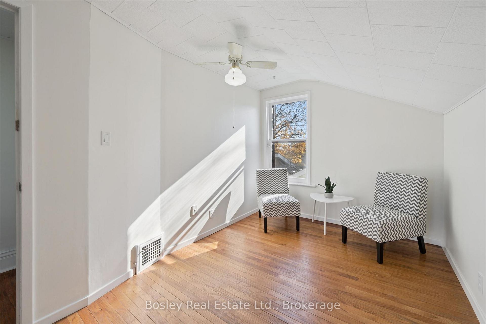 Photo 23 of 31 Jane St Street, Guelph, St. George's — HOMEH