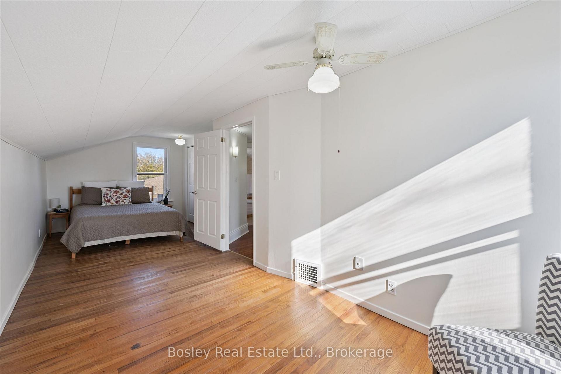 Photo 24 of 31 Jane St Street, Guelph, St. George's — HOMEH