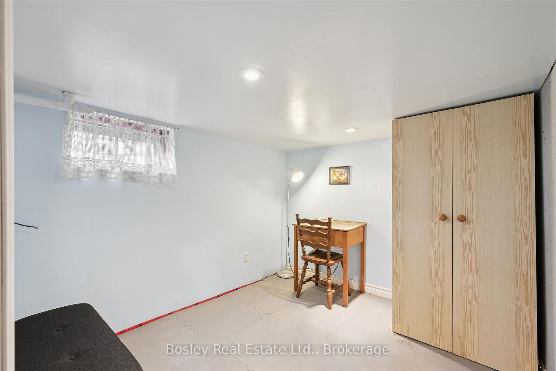 Photo 27 of 31 Jane St Street, Guelph, St. George's — HOMEH
