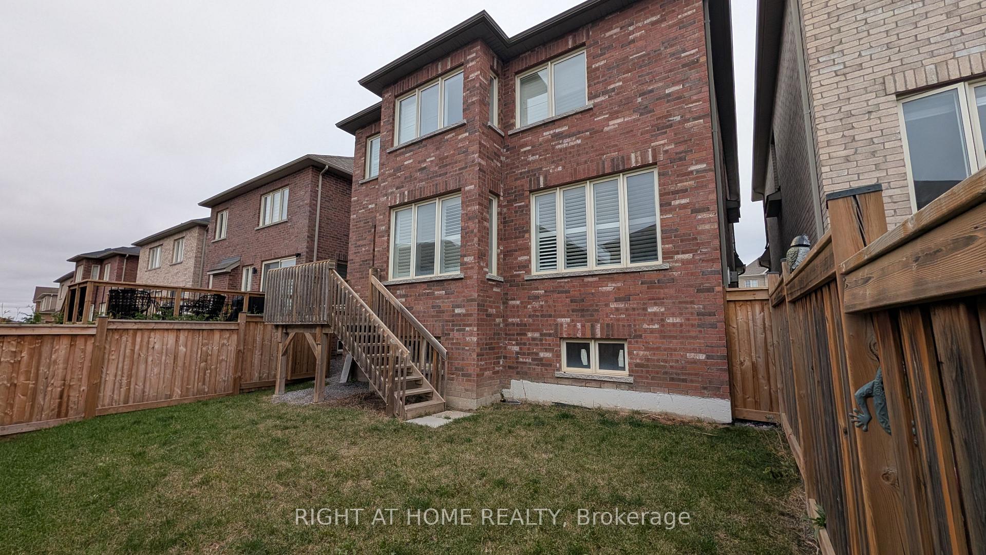 Photo 13 of 29 Mondial Crescent, East Gwillimbury, Queensville — HOMEH