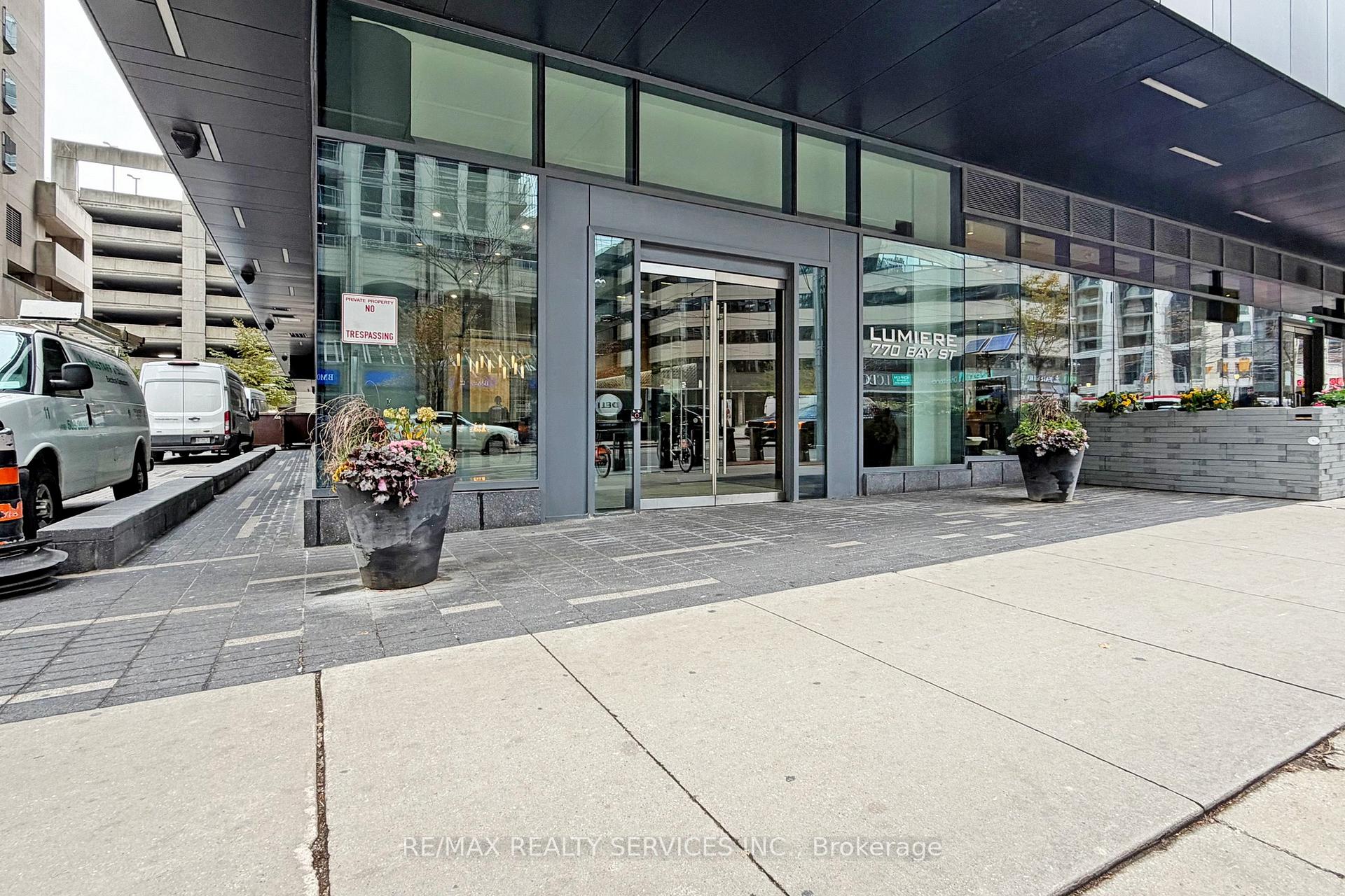 Photo 2 of Unit 1009, 770 Bay Street, Toronto, Bay Street Corridor — HOMEH