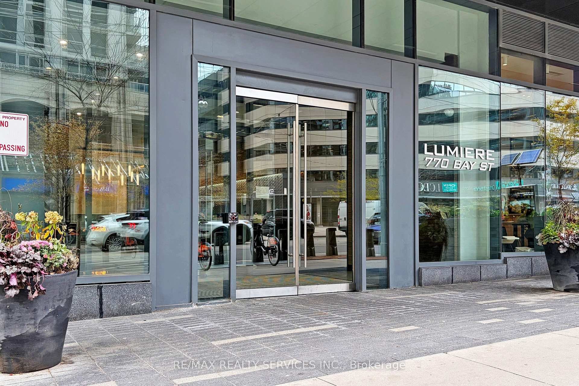 Photo 3 of Unit 1009, 770 Bay Street, Toronto, Bay Street Corridor — HOMEH