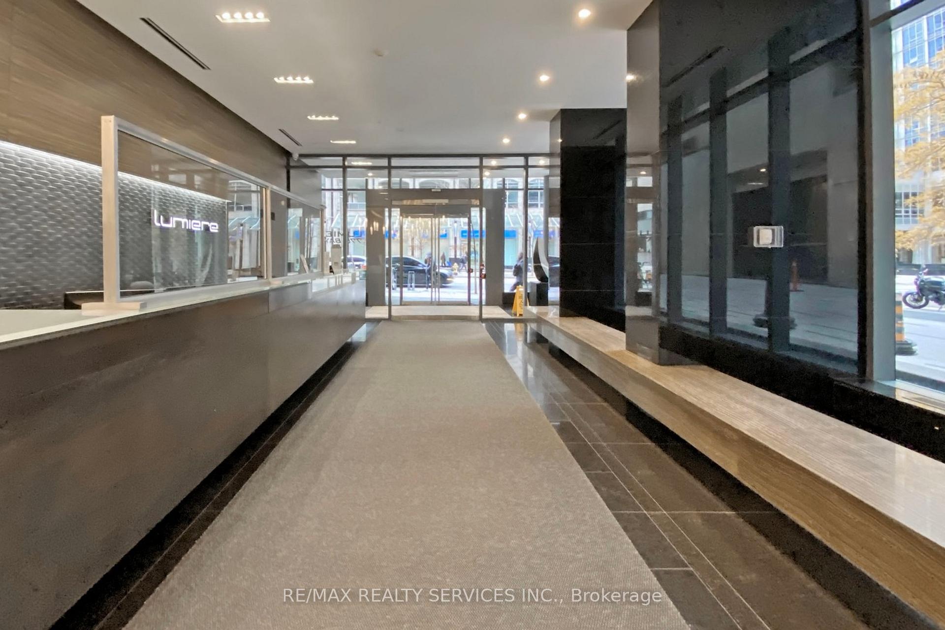 Photo 5 of Unit 1009, 770 Bay Street, Toronto, Bay Street Corridor — HOMEH
