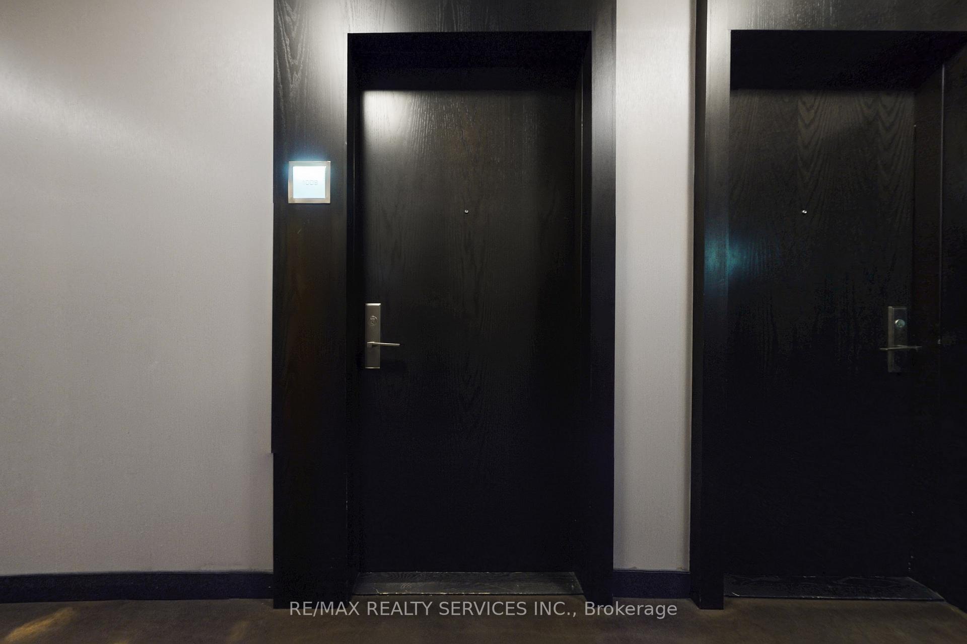 Photo 9 of Unit 1009, 770 Bay Street, Toronto, Bay Street Corridor — HOMEH