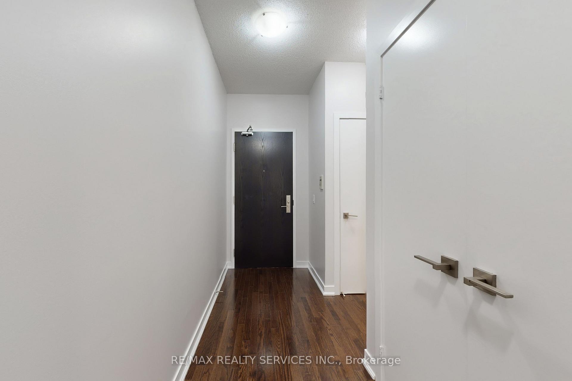 Photo 10 of Unit 1009, 770 Bay Street, Toronto, Bay Street Corridor — HOMEH