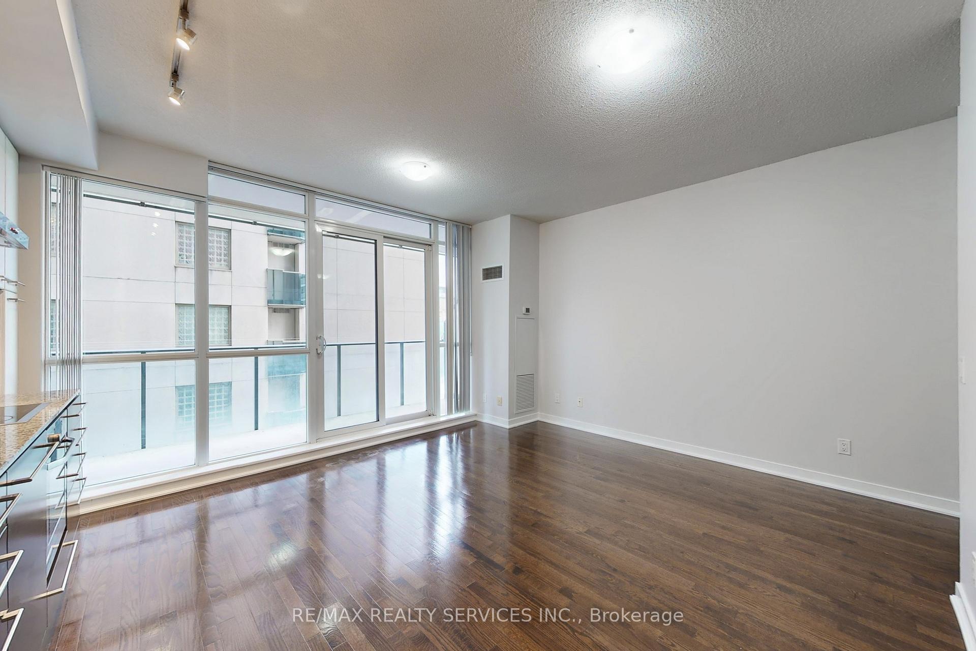 Photo 12 of Unit 1009, 770 Bay Street, Toronto, Bay Street Corridor — HOMEH