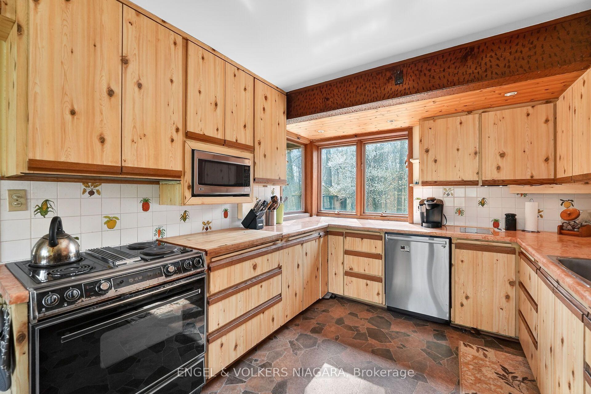 Photo 12 of 41 Park Road S, Grimsby, Grimsby East — HOMEH