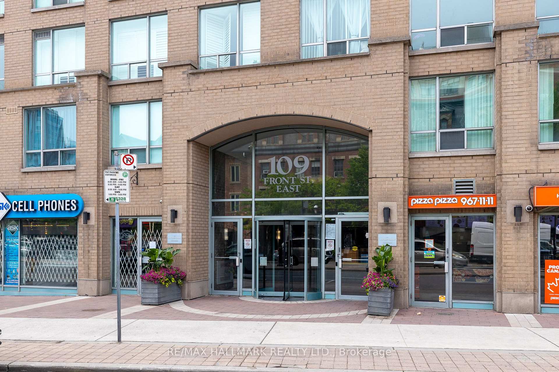Photo of Unit 528, 109 Front Street E
