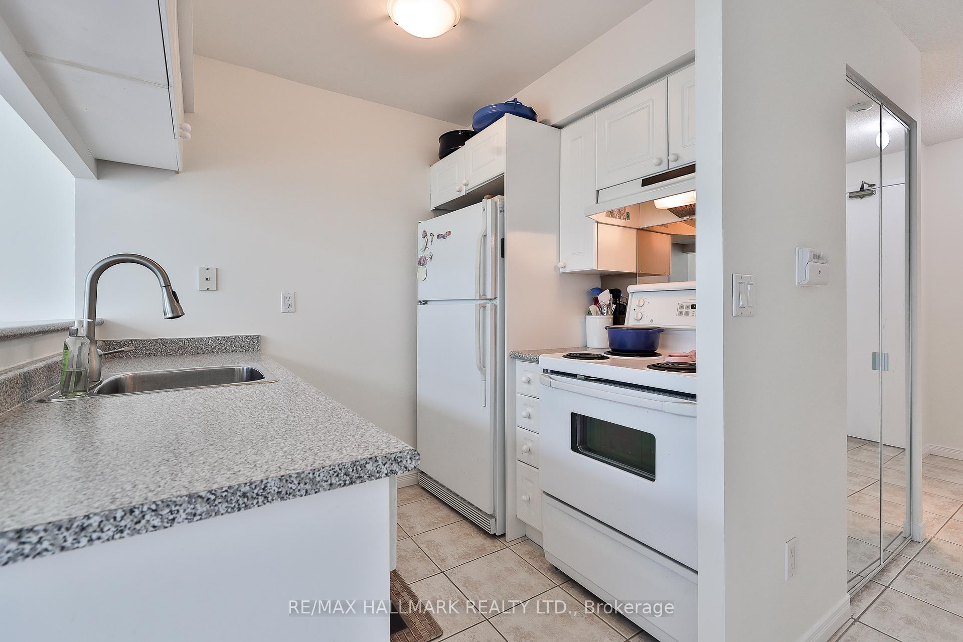 Photo 6 of Unit 528, 109 Front Street E, Toronto, Waterfront Communities — HOMEH