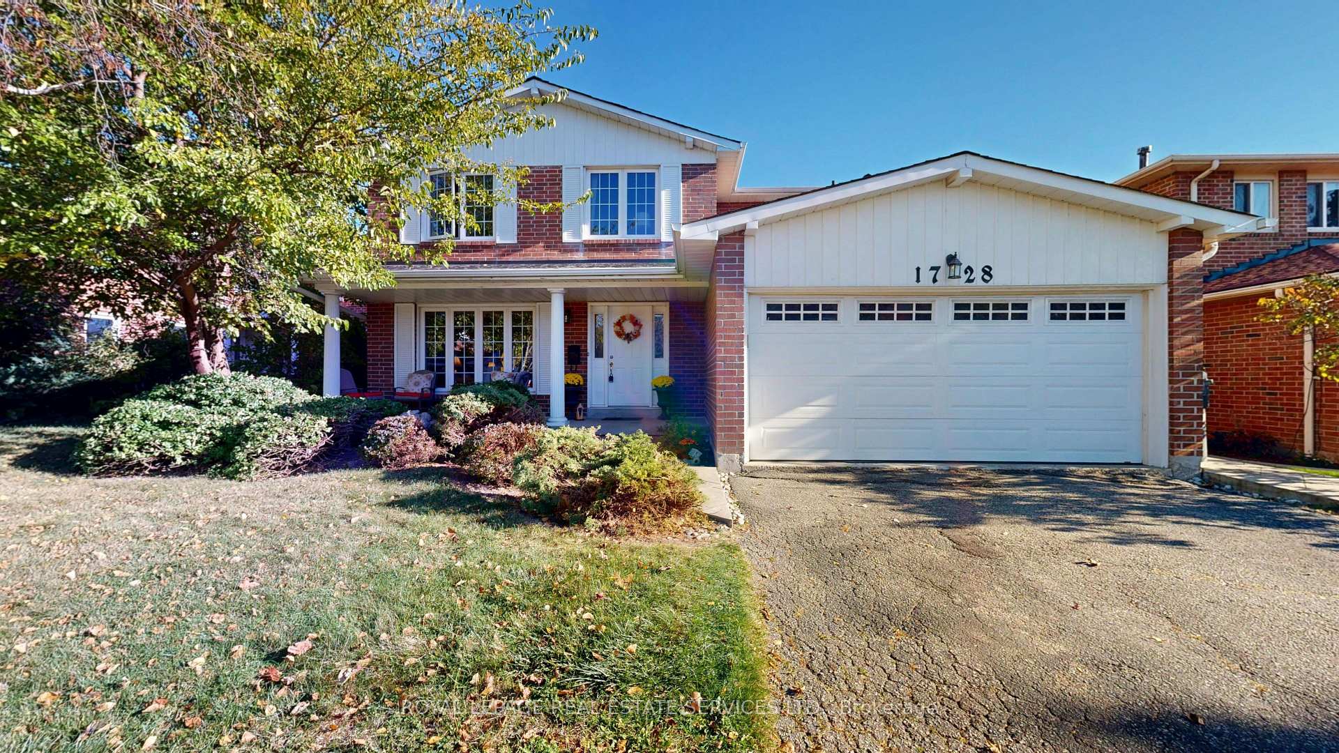Front of 1728 Bough Beeches Boulevard