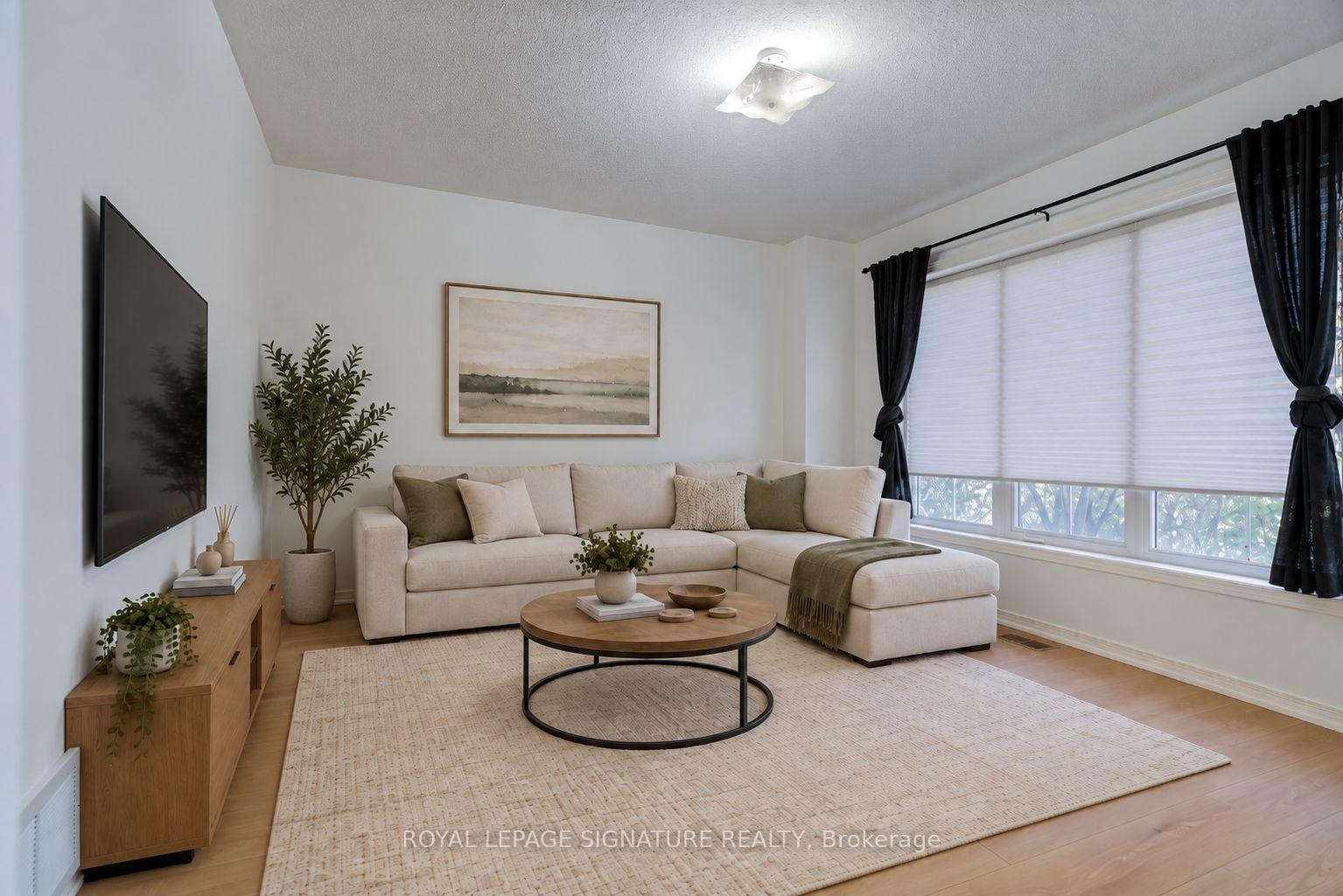 Photo 5 of 67 Prince Charles Way, Markham, Berczy — HOMEH