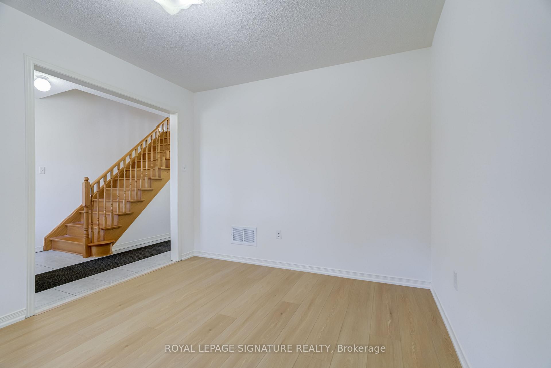 Photo 8 of 67 Prince Charles Way, Markham, Berczy — HOMEH