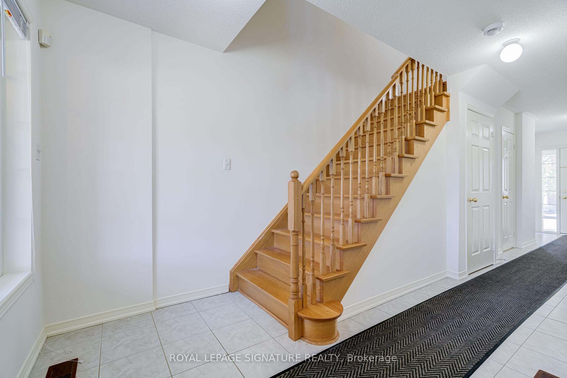 Photo 13 of 67 Prince Charles Way, Markham, Berczy — HOMEH