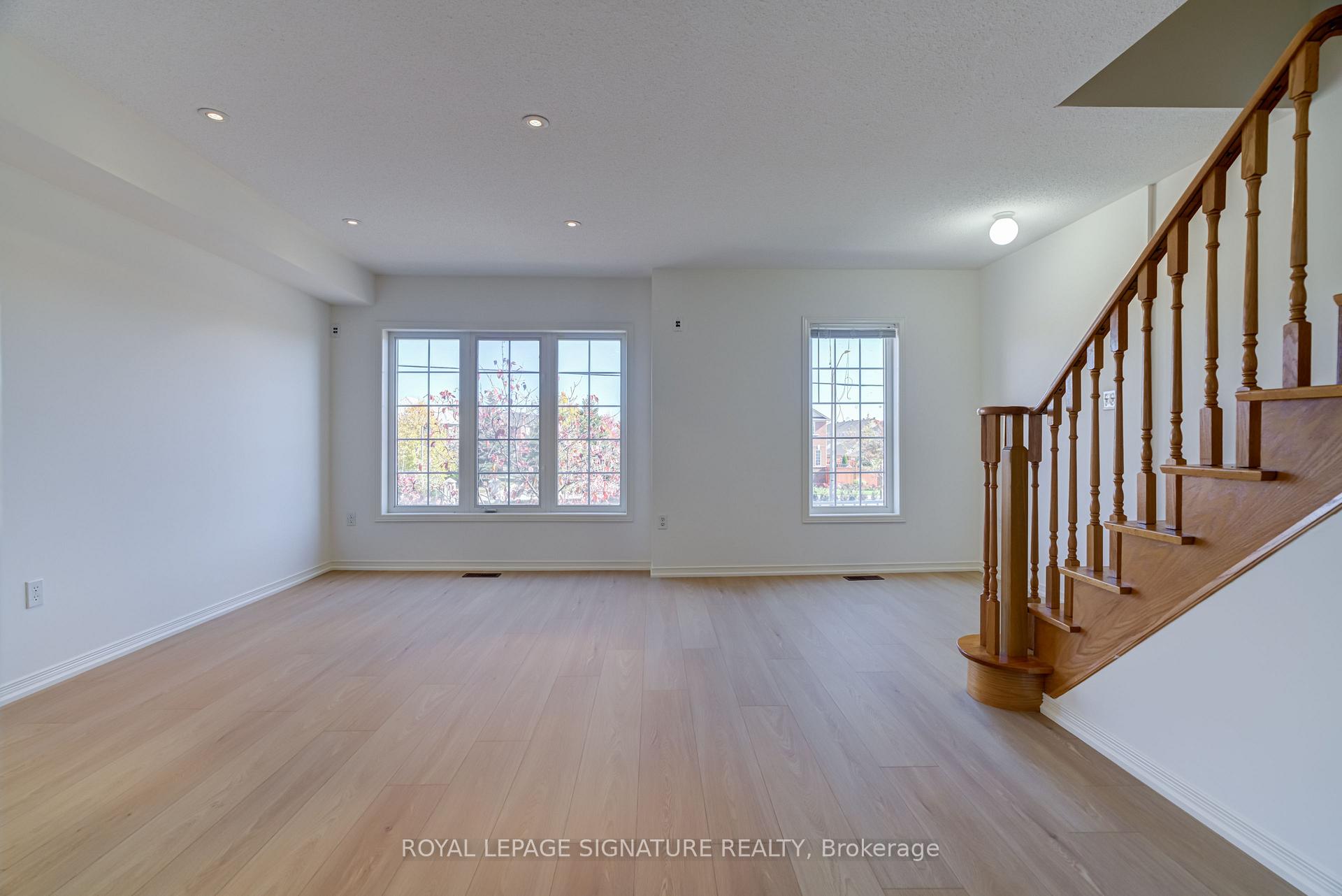 Photo 16 of 67 Prince Charles Way, Markham, Berczy — HOMEH