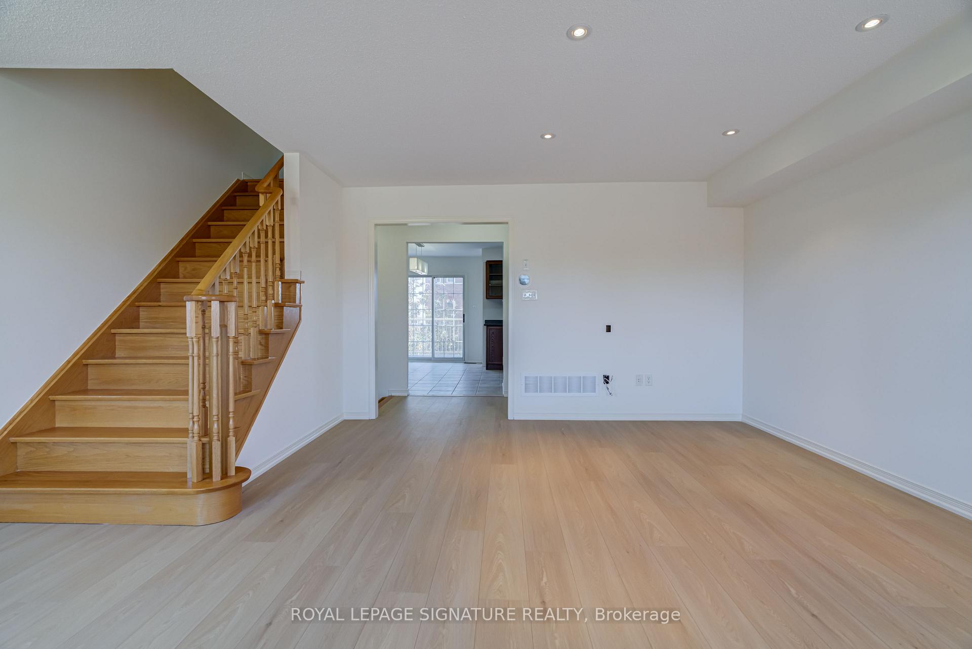Photo 21 of 67 Prince Charles Way, Markham, Berczy — HOMEH
