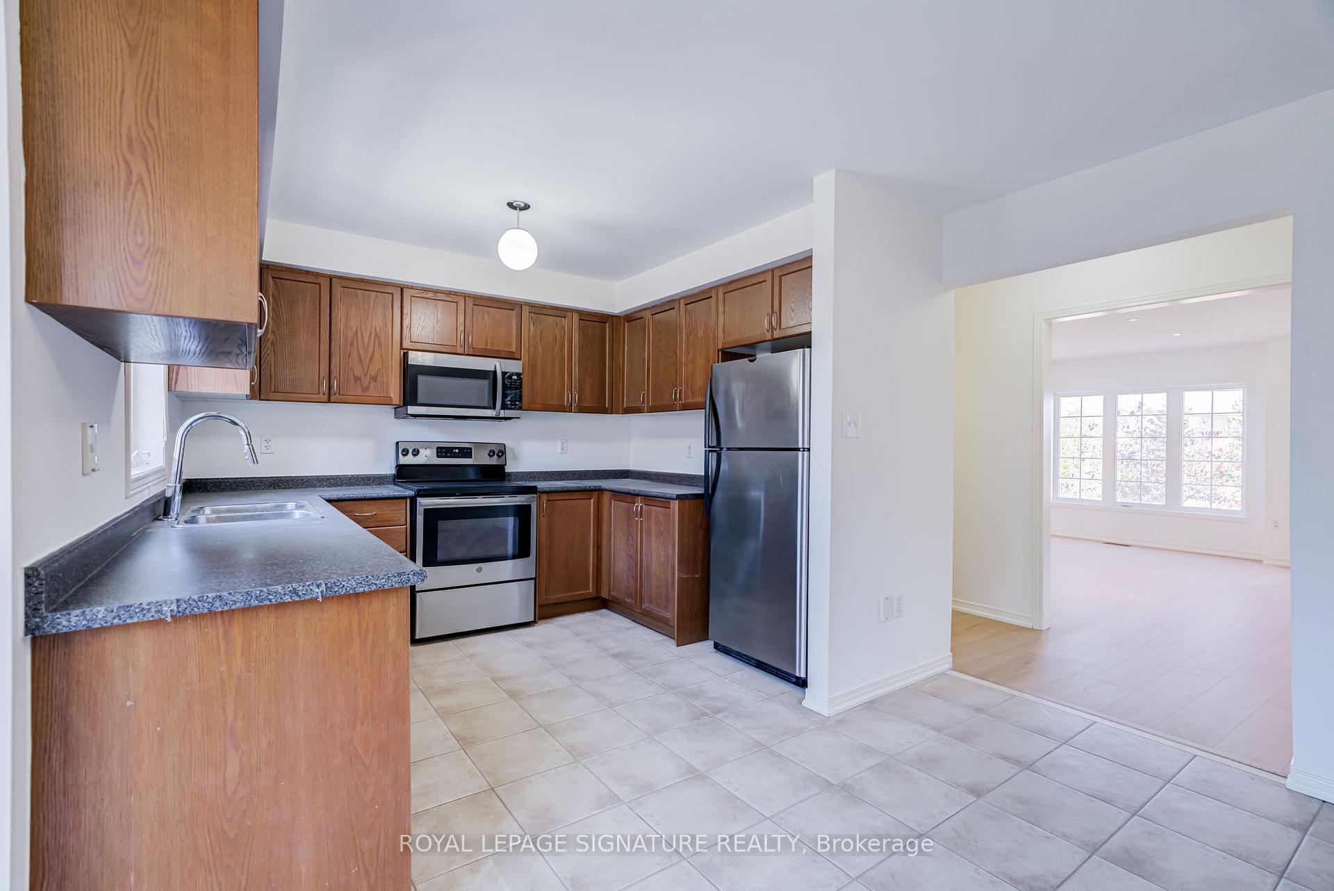Photo 26 of 67 Prince Charles Way, Markham, Berczy — HOMEH