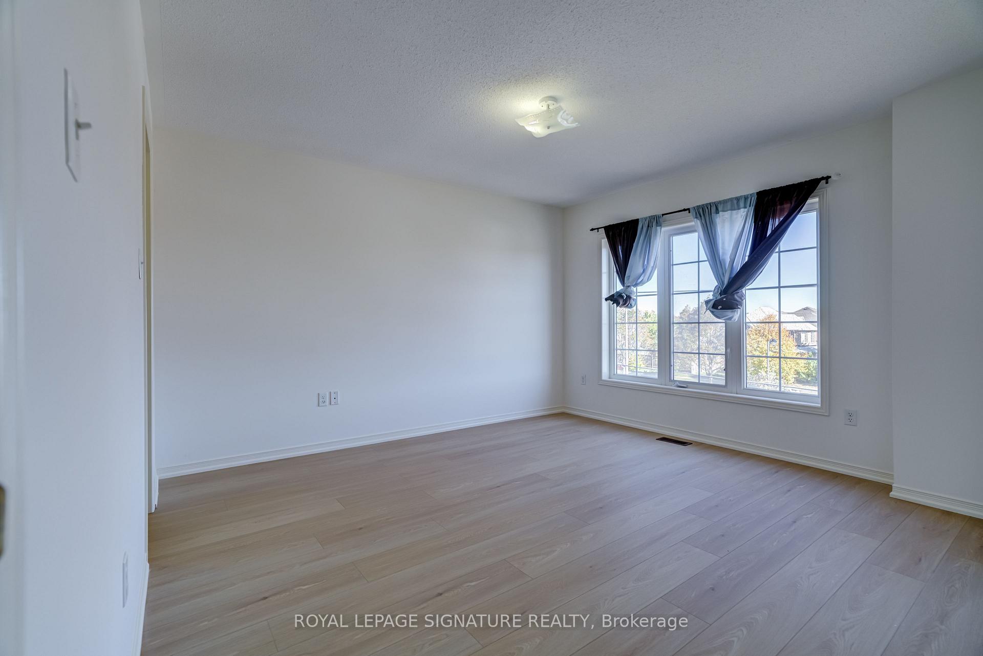 Photo 34 of 67 Prince Charles Way, Markham, Berczy — HOMEH