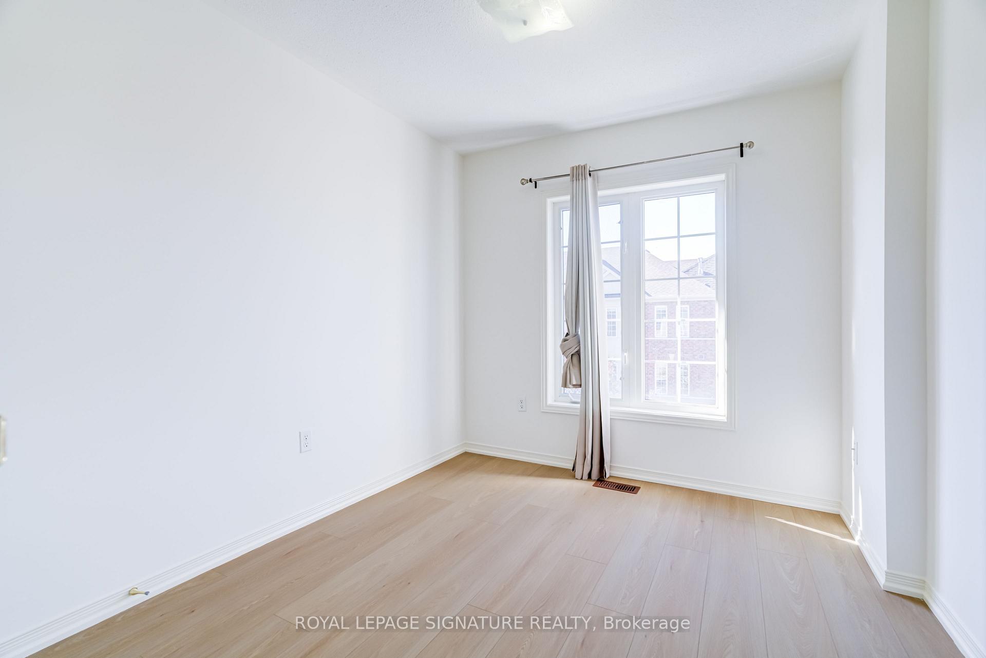 Photo 43 of 67 Prince Charles Way, Markham, Berczy — HOMEH