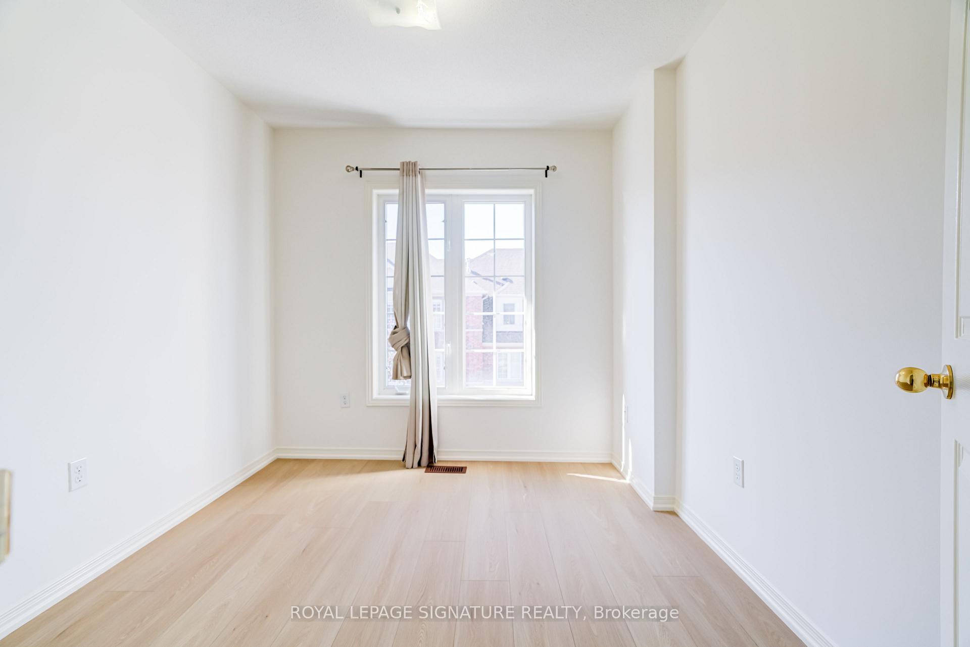 Photo 45 of 67 Prince Charles Way, Markham, Berczy — HOMEH