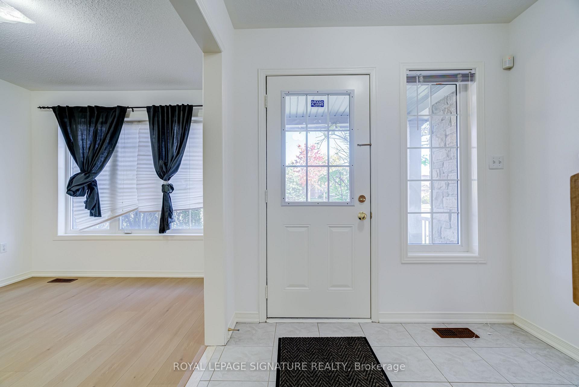 Photo 51 of 67 Prince Charles Way, Markham, Berczy — HOMEH