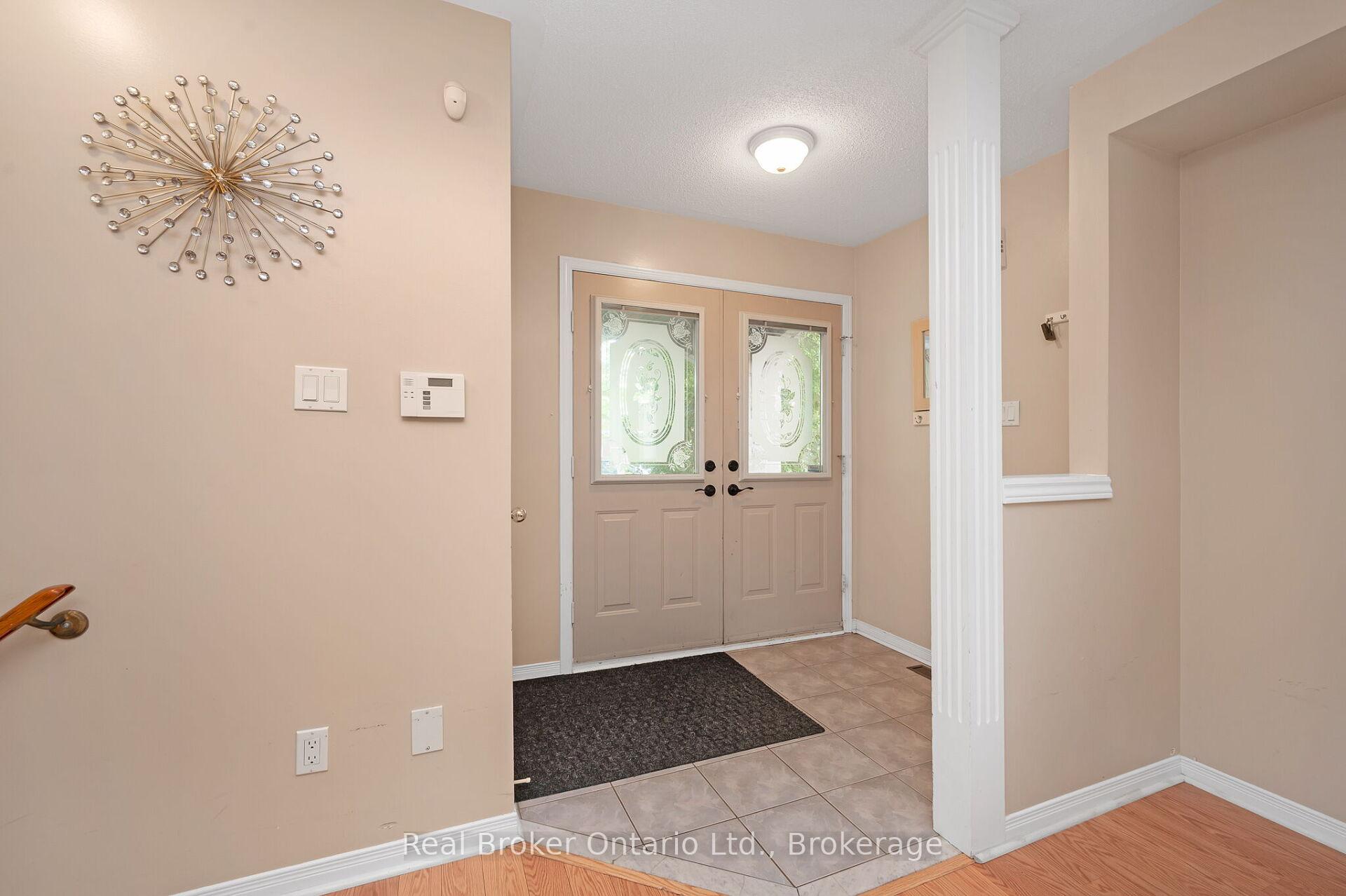 Photo 5 of 2189 Shorncliffe Boulevard, Oakville, Westmount — HOMEH