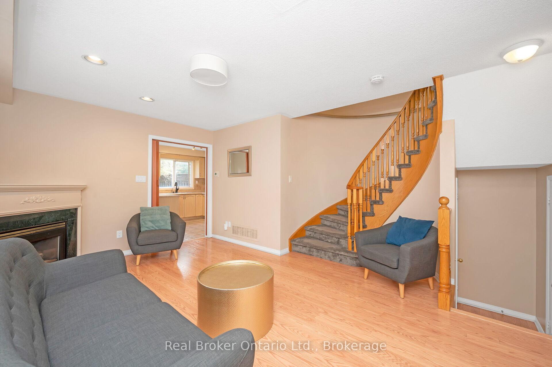 Photo 7 of 2189 Shorncliffe Boulevard, Oakville, Westmount — HOMEH