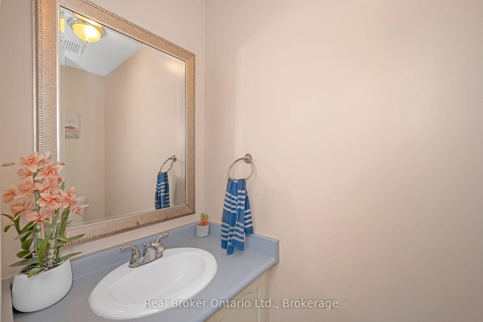 Photo 8 of 2189 Shorncliffe Boulevard, Oakville, Westmount — HOMEH