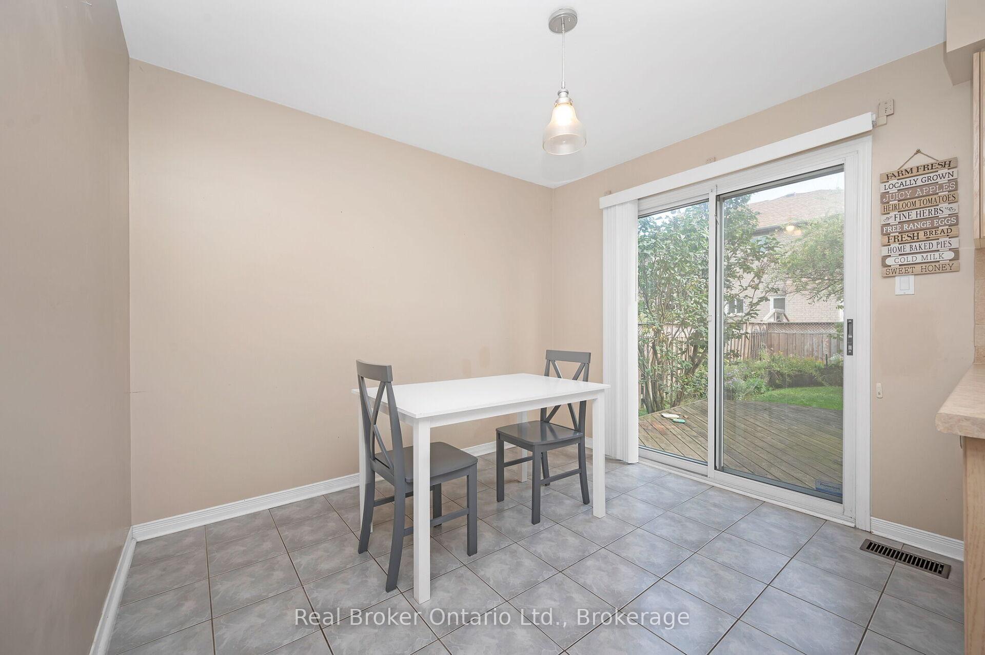 Photo 10 of 2189 Shorncliffe Boulevard, Oakville, Westmount — HOMEH