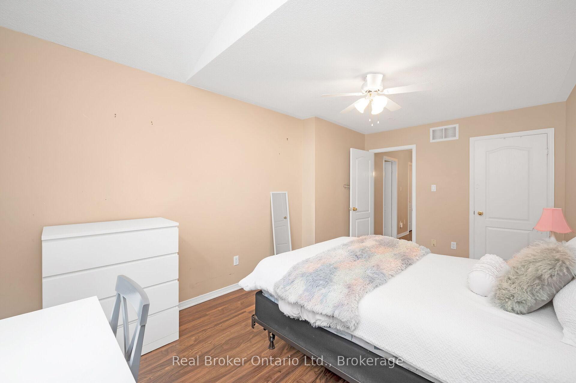 Photo 15 of 2189 Shorncliffe Boulevard, Oakville, Westmount — HOMEH