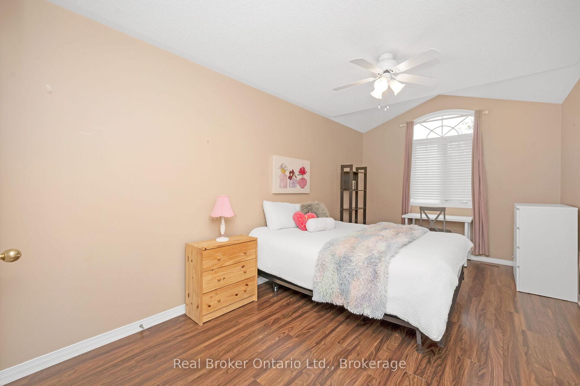 Photo 16 of 2189 Shorncliffe Boulevard, Oakville, Westmount — HOMEH