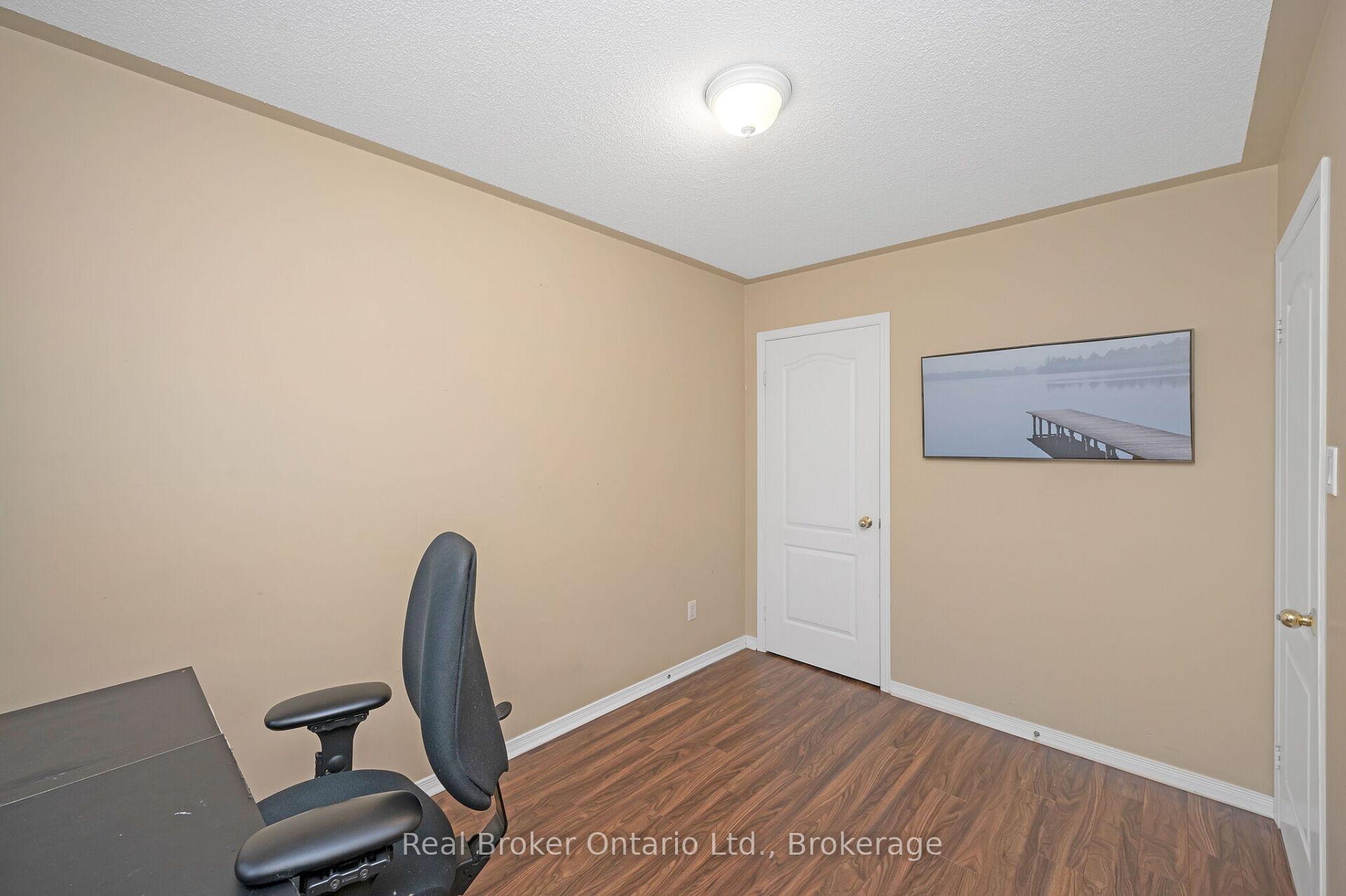 Photo 17 of 2189 Shorncliffe Boulevard, Oakville, Westmount — HOMEH