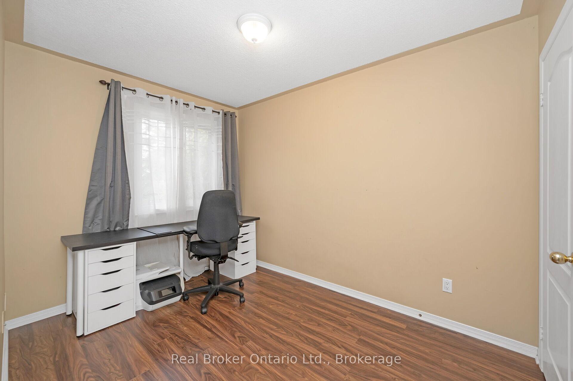 Photo 18 of 2189 Shorncliffe Boulevard, Oakville, Westmount — HOMEH