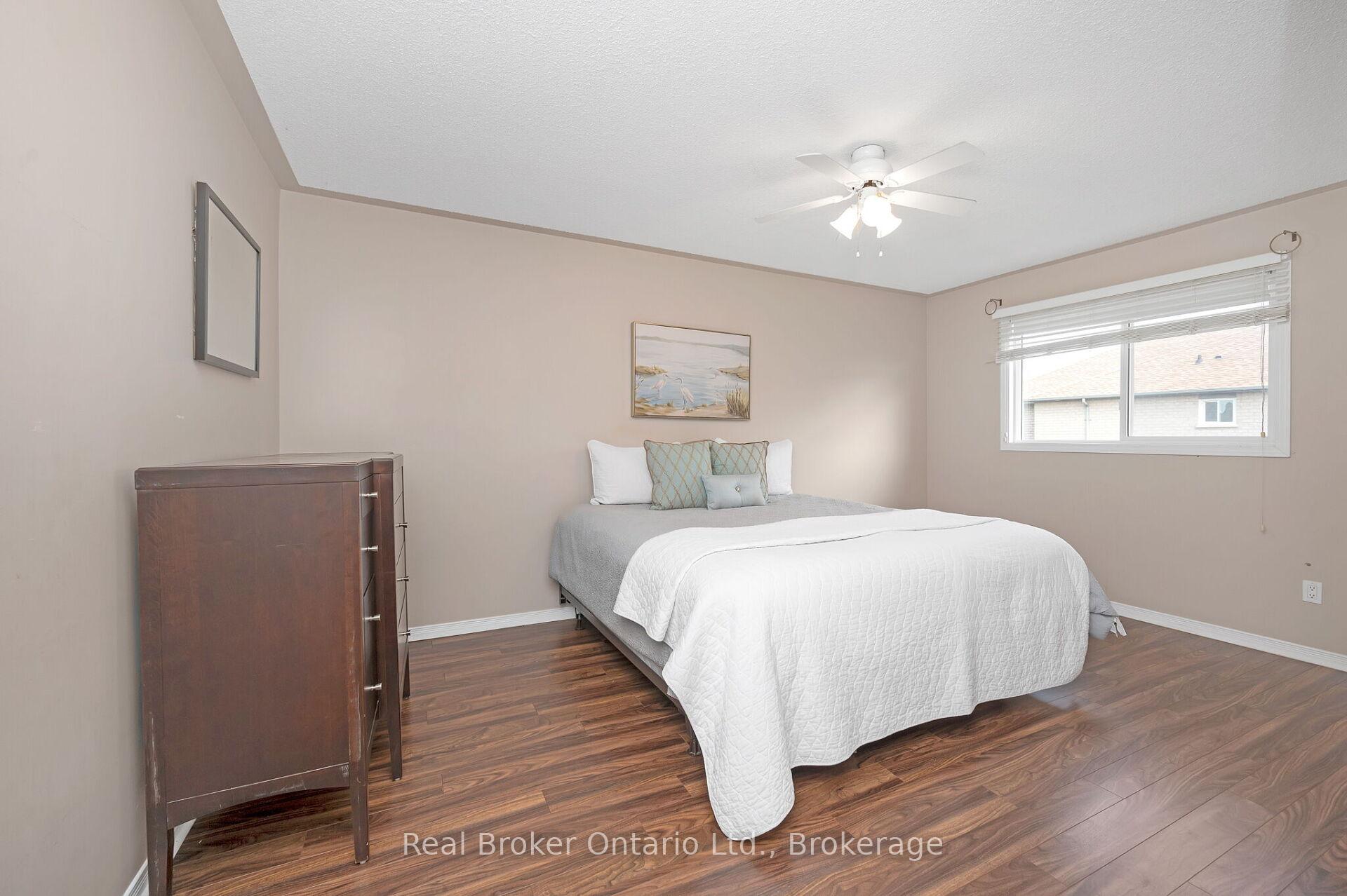 Photo 23 of 2189 Shorncliffe Boulevard, Oakville, Westmount — HOMEH