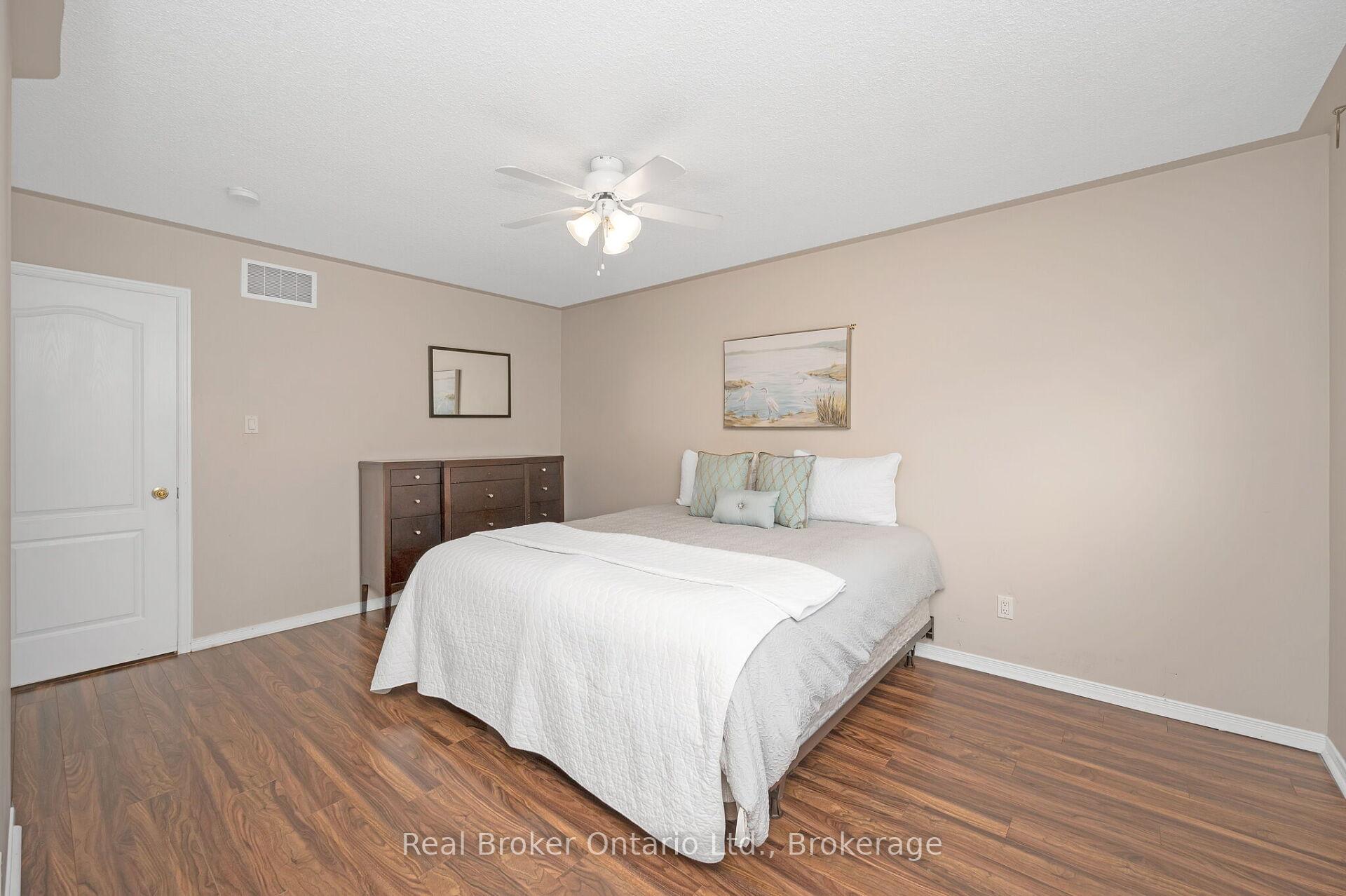 Photo 25 of 2189 Shorncliffe Boulevard, Oakville, Westmount — HOMEH