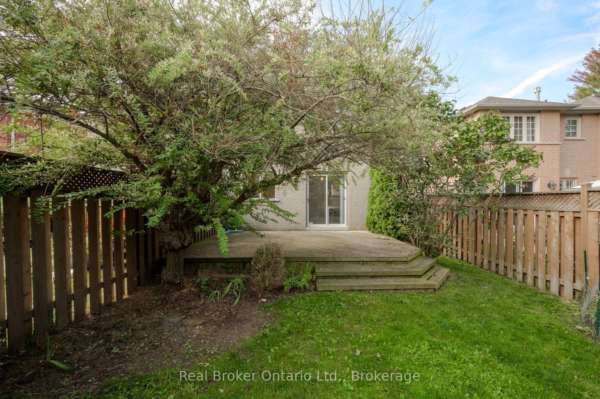 Photo 30 of 2189 Shorncliffe Boulevard, Oakville, Westmount — HOMEH