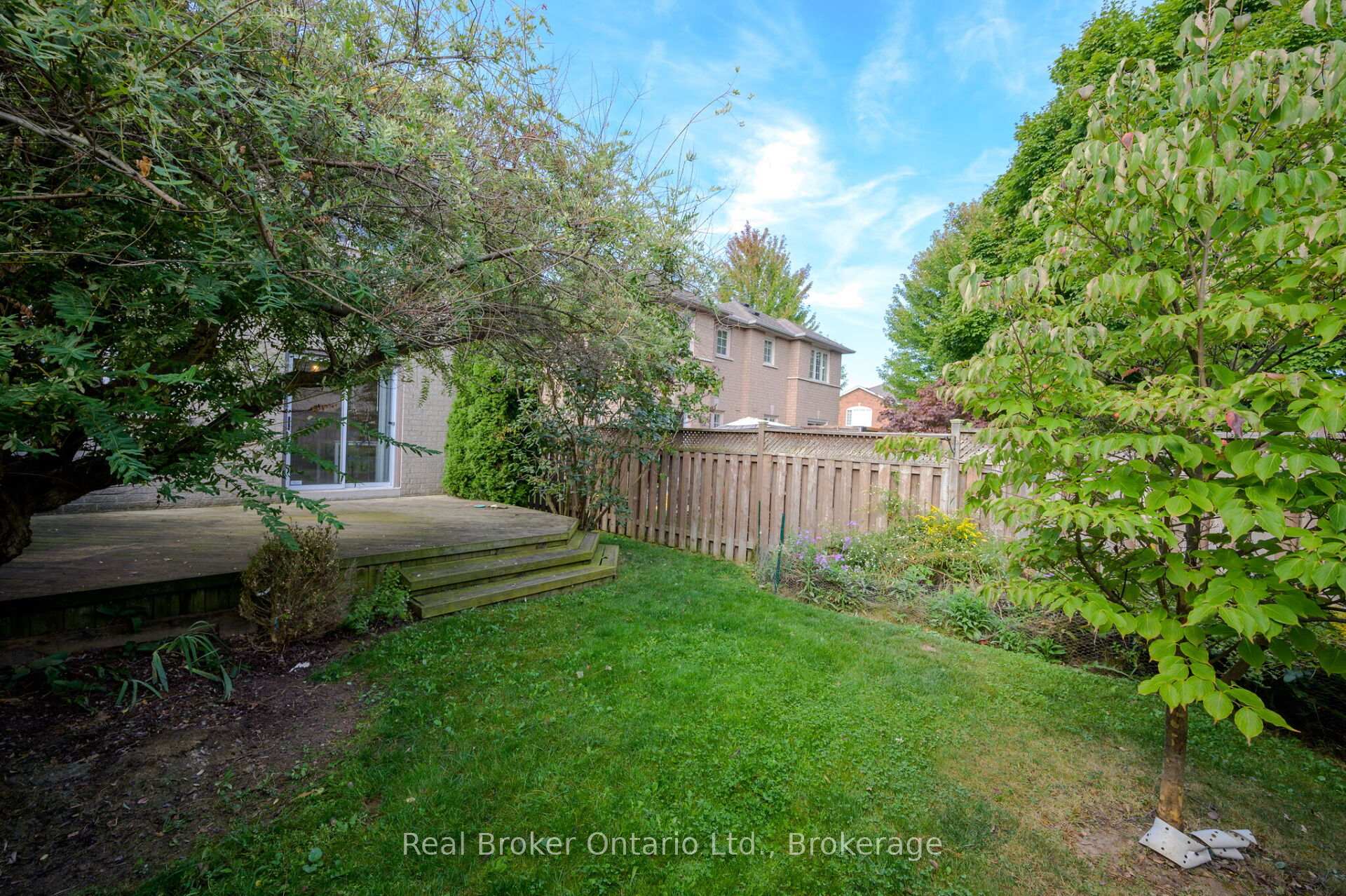 Photo 31 of 2189 Shorncliffe Boulevard, Oakville, Westmount — HOMEH