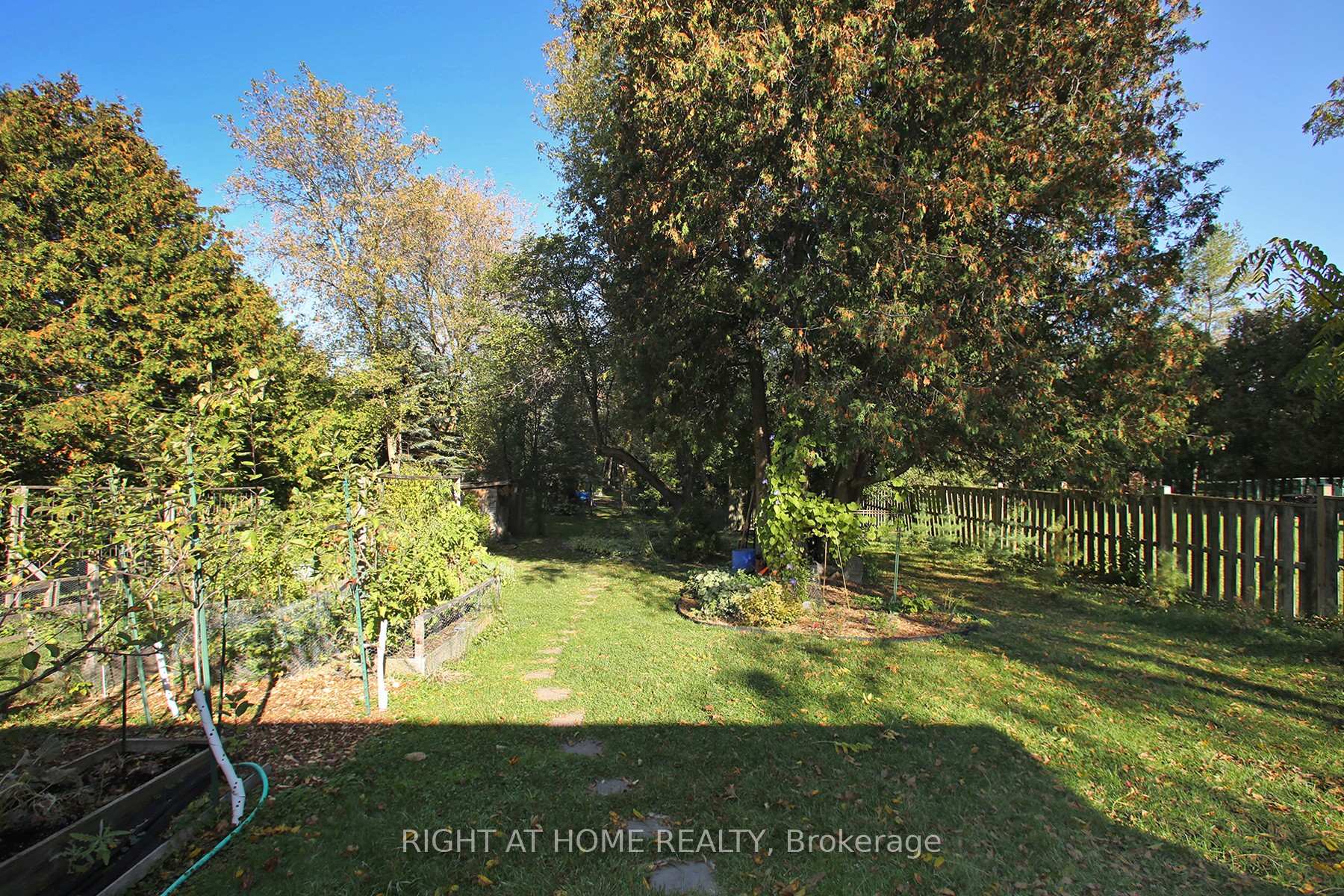 Photo 10 of 1436 Nash Road, Clarington, Courtice — HOMEH