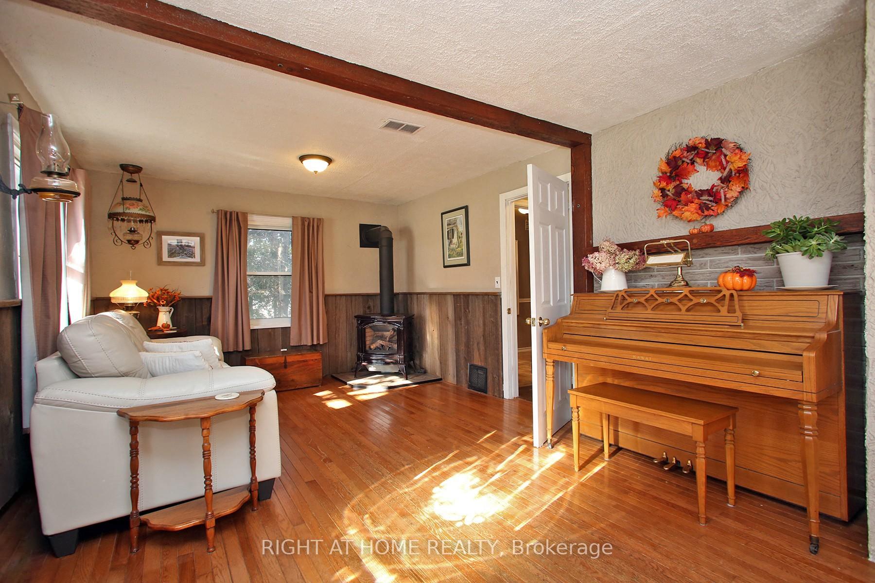 Photo 15 of 1436 Nash Road, Clarington, Courtice — HOMEH