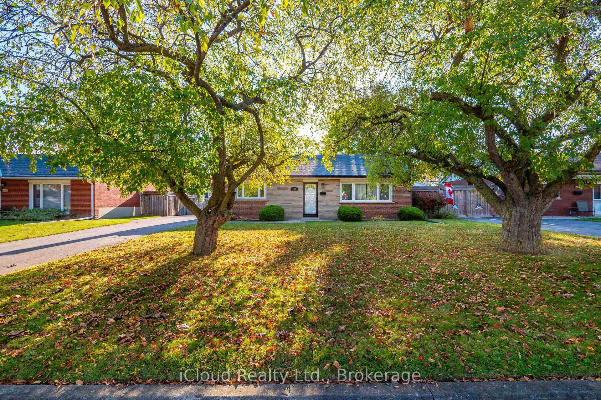 Photo 2 of 282 Kent Crescent, Burlington, Appleby — HOMEH