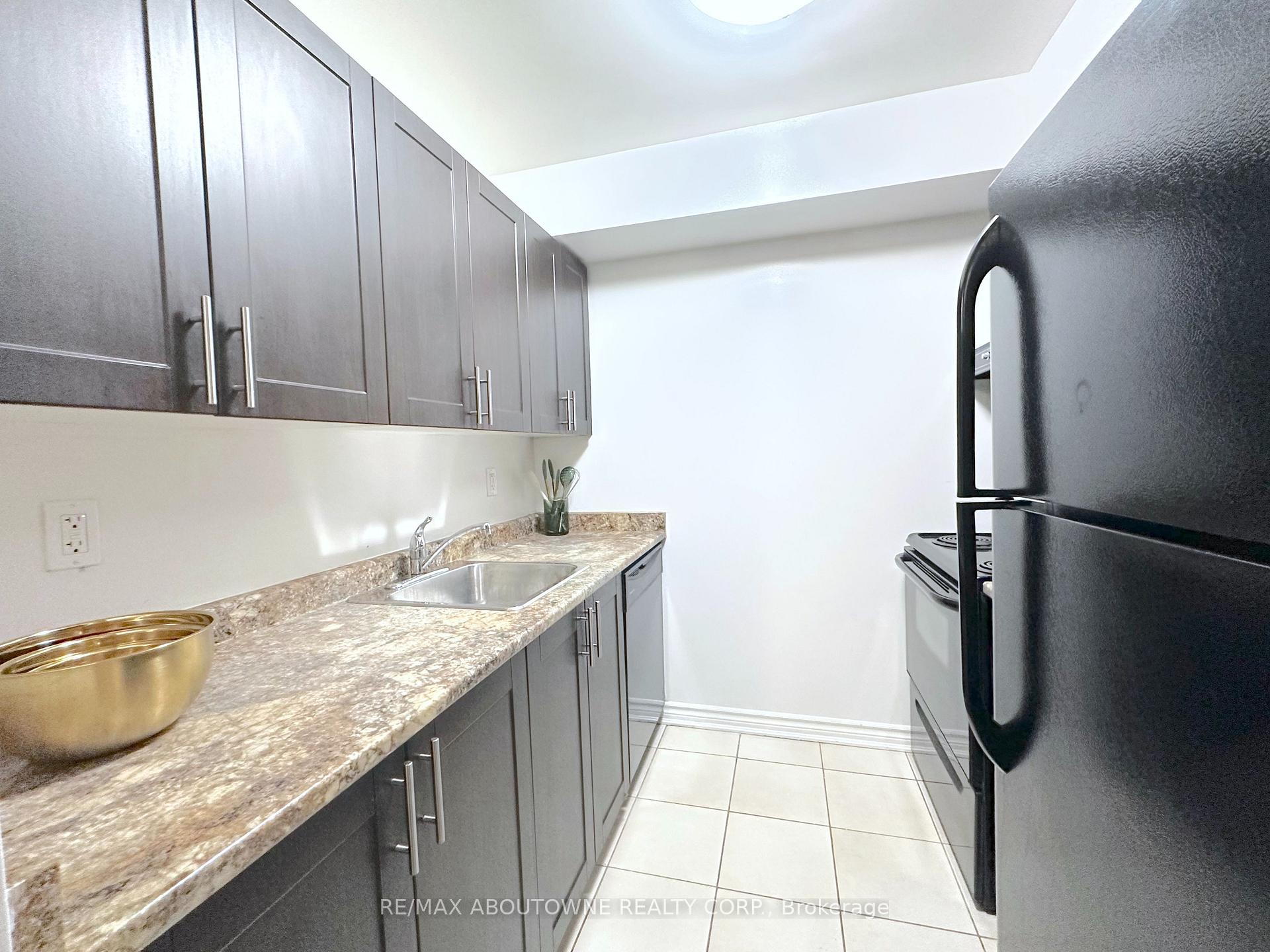 Photo 5 of Unit 218, 45 Lisgar Street, Toronto, Little Portugal — HOMEH