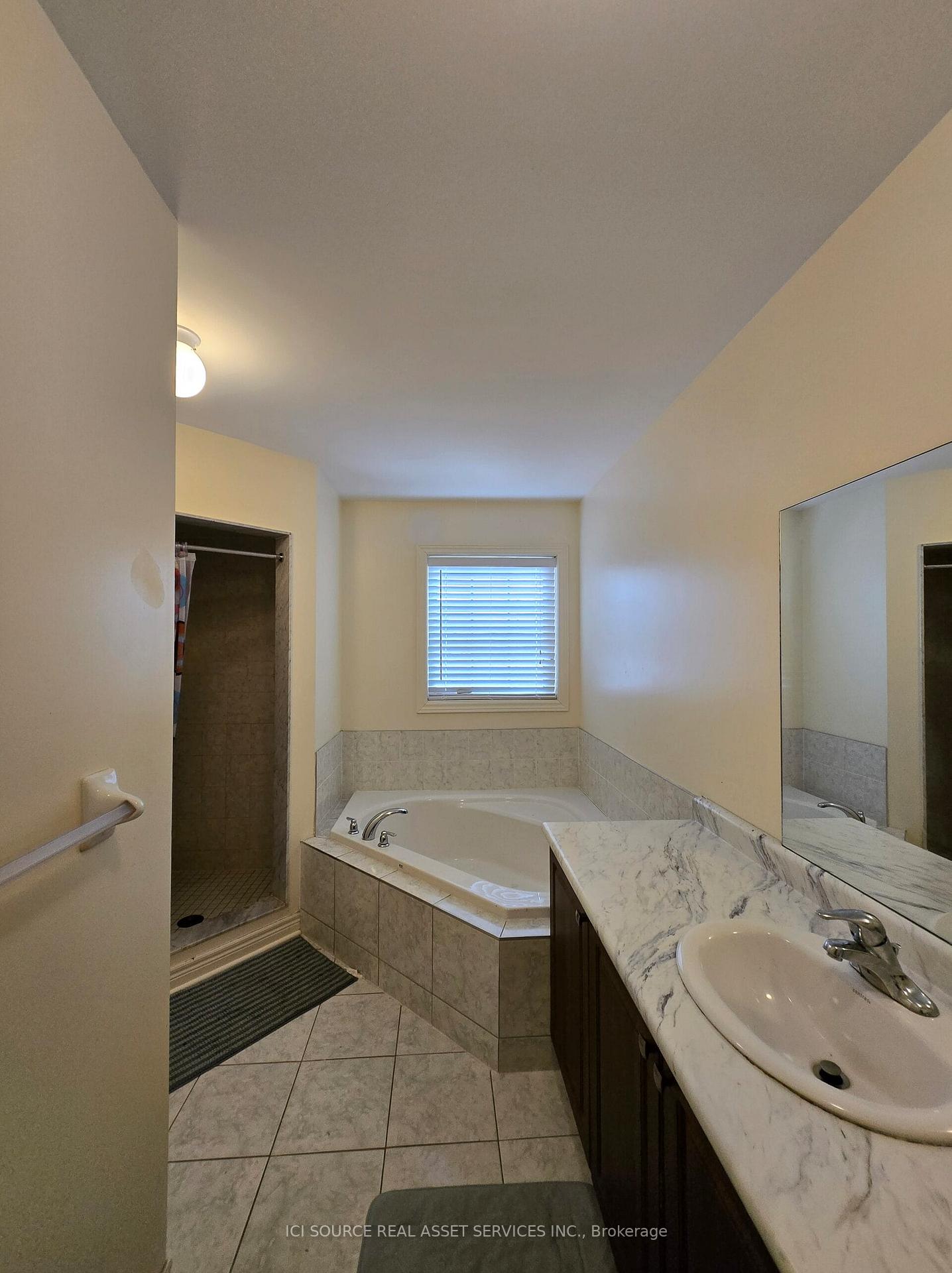 Photo 14 of 376 Bessborough Drive, Milton, Harrison — HOMEH